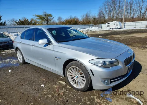 2011 BMW 535 Xi z USA, uszkodzony, nr VIN WBAFU7C52BC778118